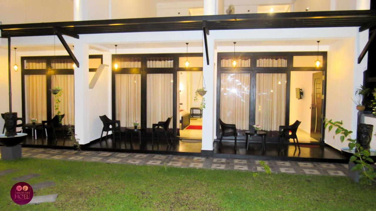 Airport Faith Hotel Katunayaka Zewnętrze zdjęcie