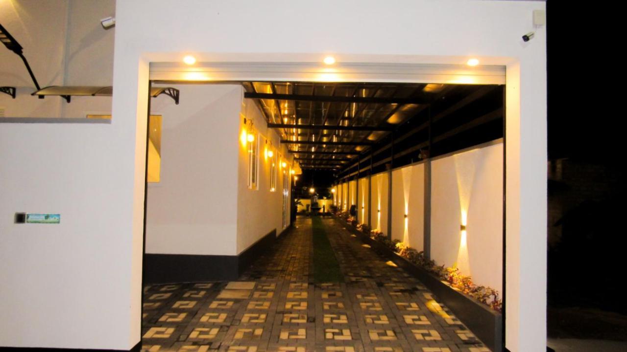 Airport Faith Hotel Katunayaka Zewnętrze zdjęcie